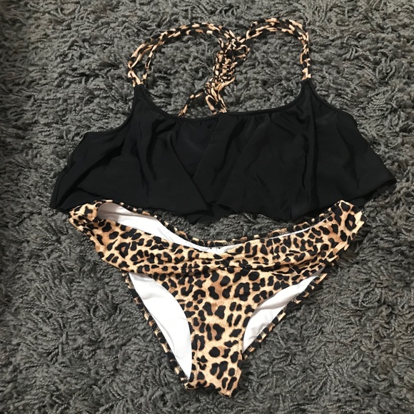 PINK Victoria's Secret Other - PINK Dainty Leopard Flouncy Top Bikini